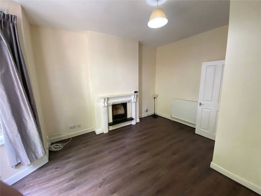 Property photo 2 of 9 Picture No. 17