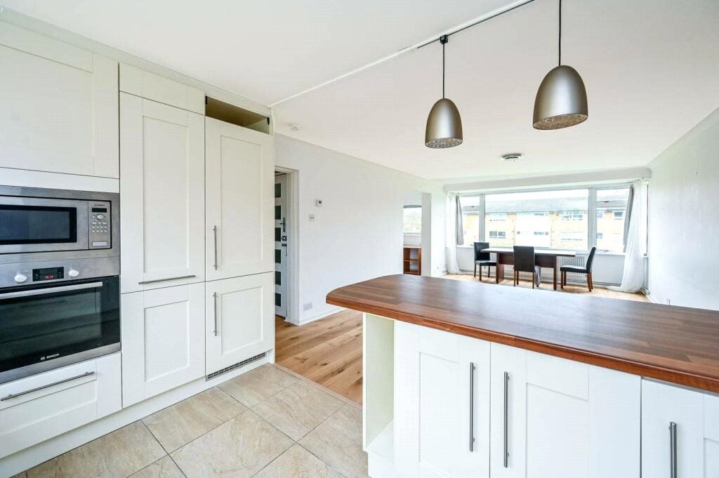 Property photo 1 of 11 Kitchen
