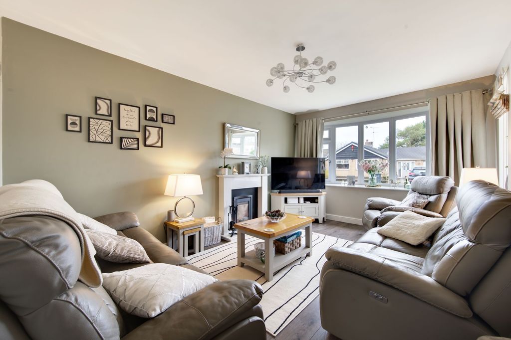 Property photo 3 of 26