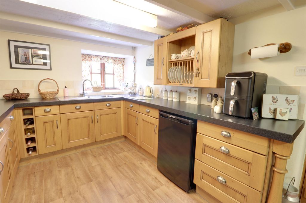 Property photo 2 of 22 Picture No. 02