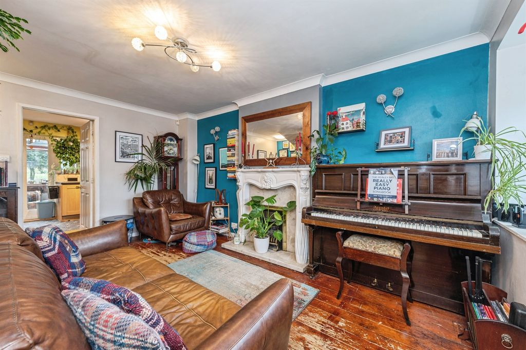 Property photo 2 of 14