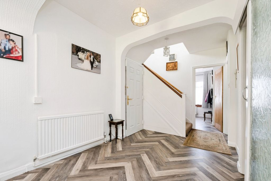 Property photo 3 of 21 Pbox-Img.Jpg