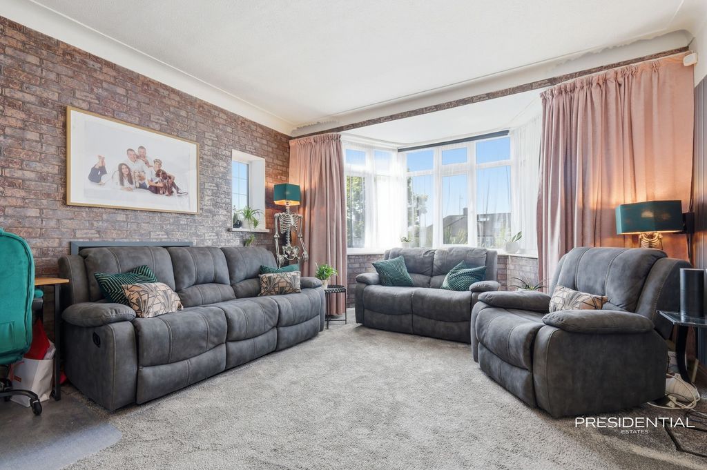 Property photo 3 of 28