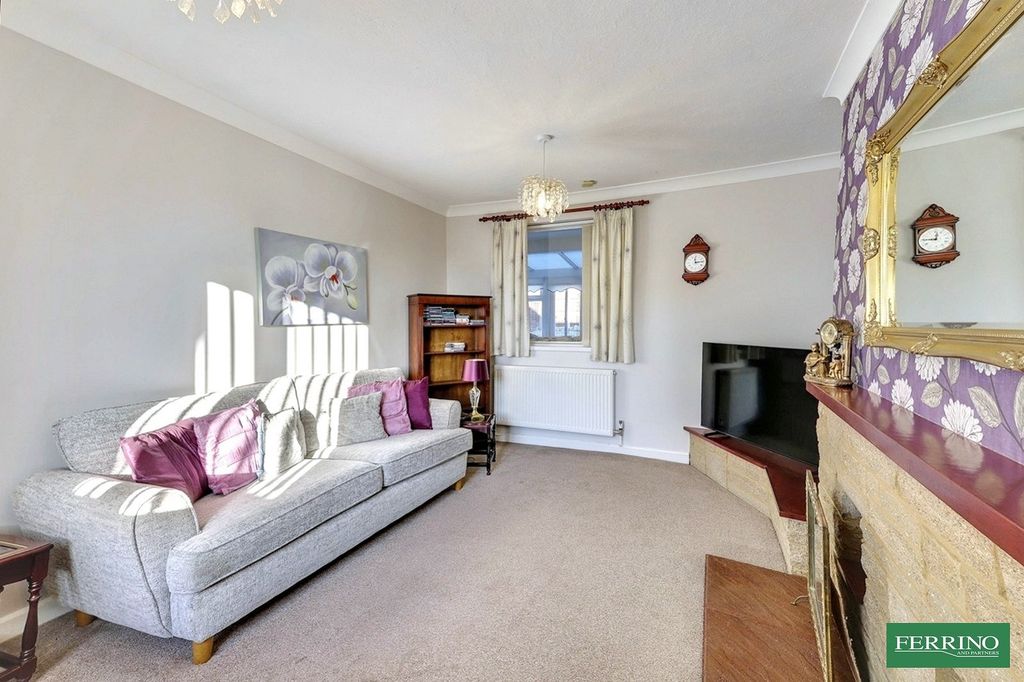 Property photo 3 of 24 Sitting Room