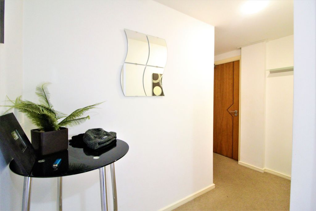 Property photo 2 of 15 Photo 04
