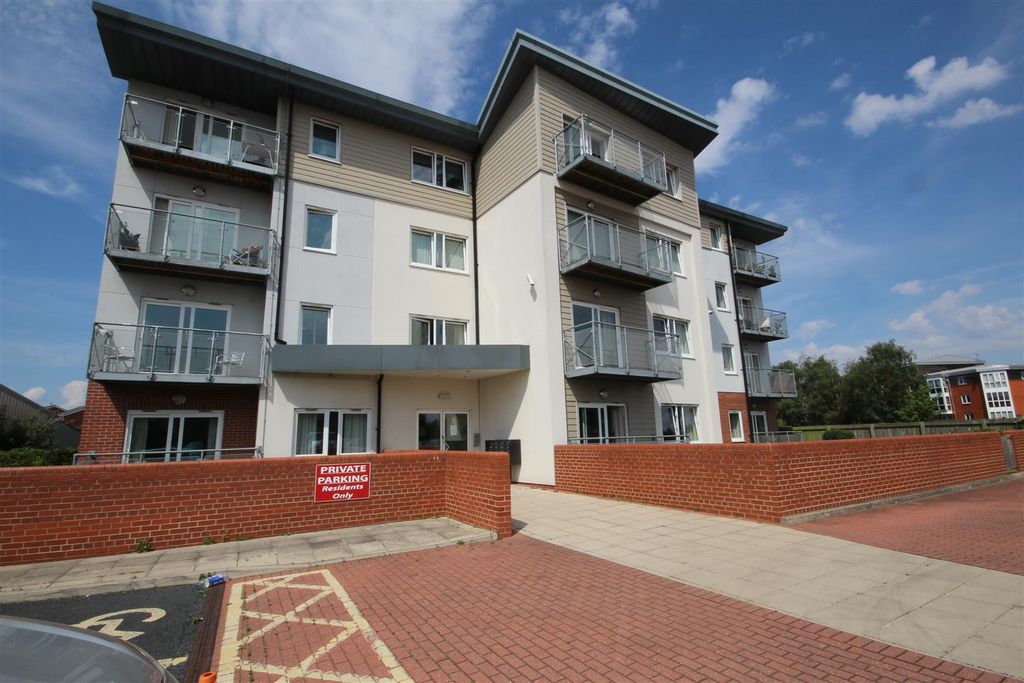 Property photo 1 of 9 Externasl