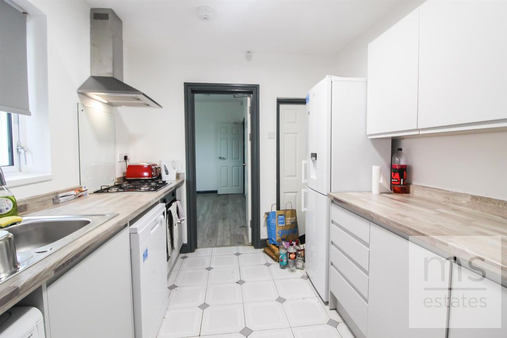 Property photo 3 of 11 Img_9505.Jpg