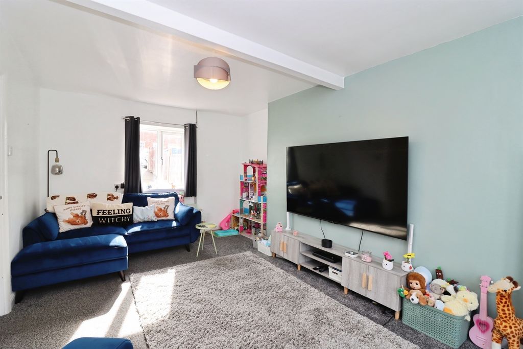 Property photo 2 of 17