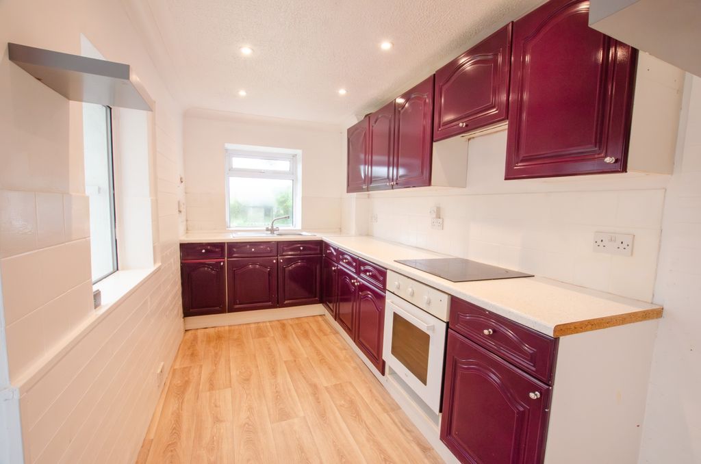 Property photo 2 of 12 2 Avondale Terrace Tps Bodmin Branch 01208 872728-
