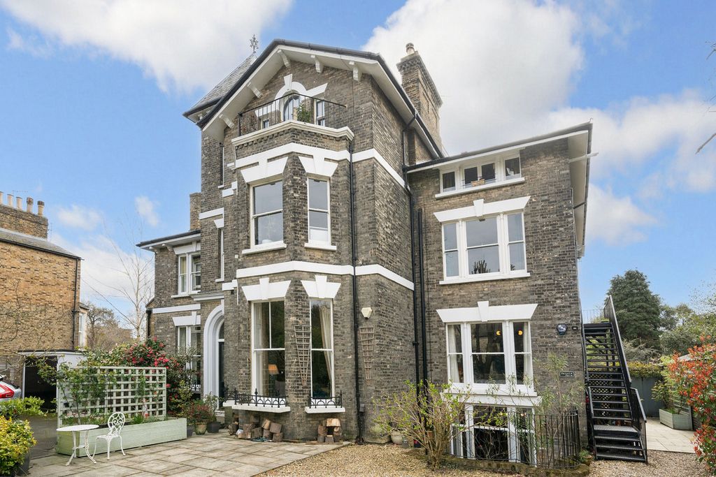 Property photo 1 of 20