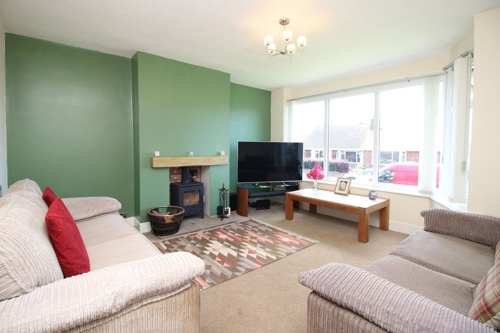 Property photo 2 of 25