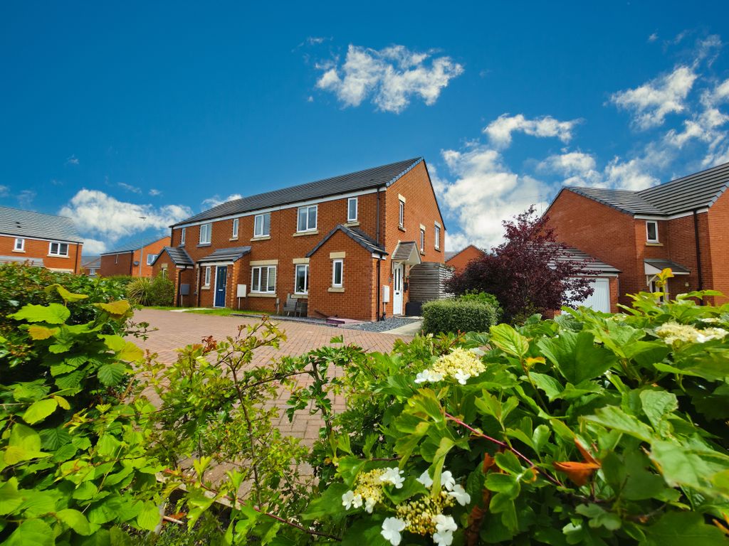 Property photo 1 of 32