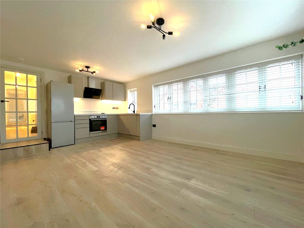 Property photo 1 of 12 Picture No. 16