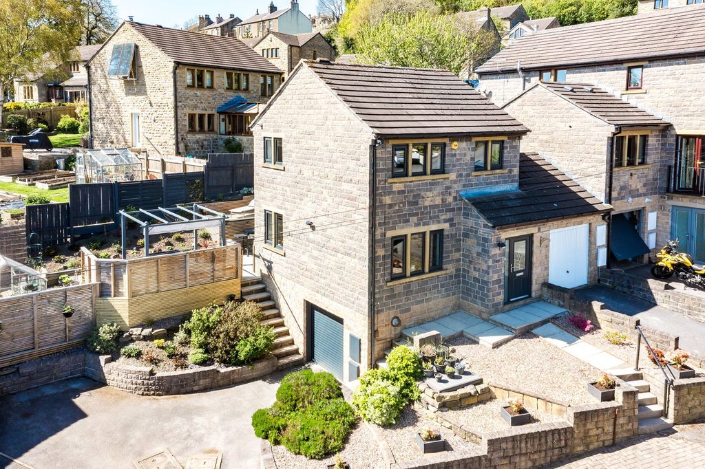 Property photo 1 of 48