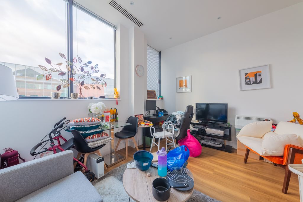 Property photo 3 of 18