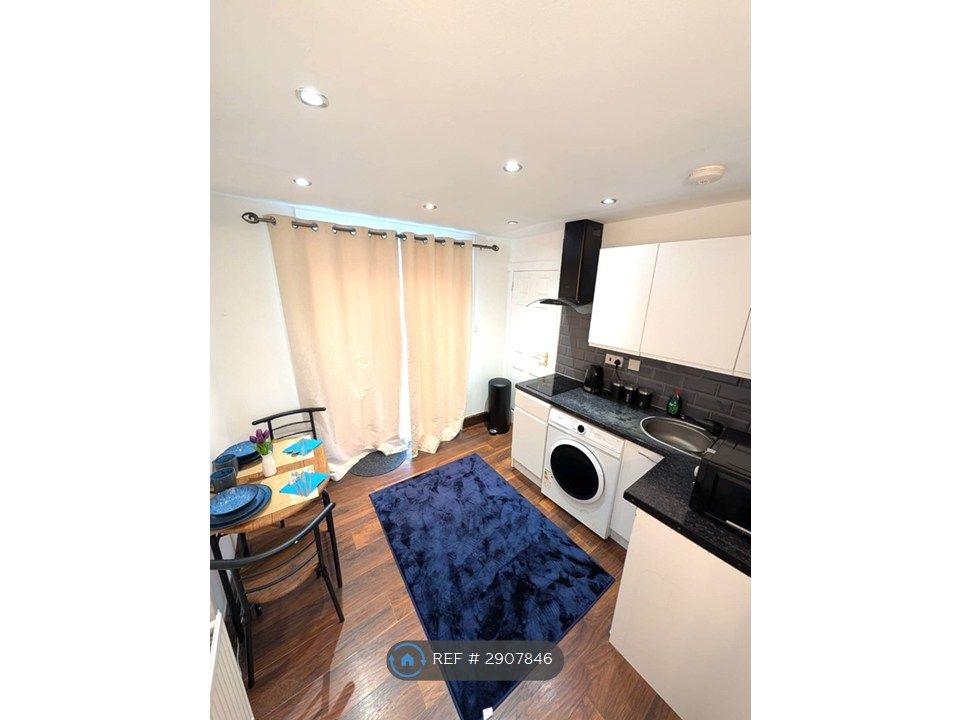 Property photo 2 of 12 First Apartment With An Open Kitchen Living Room