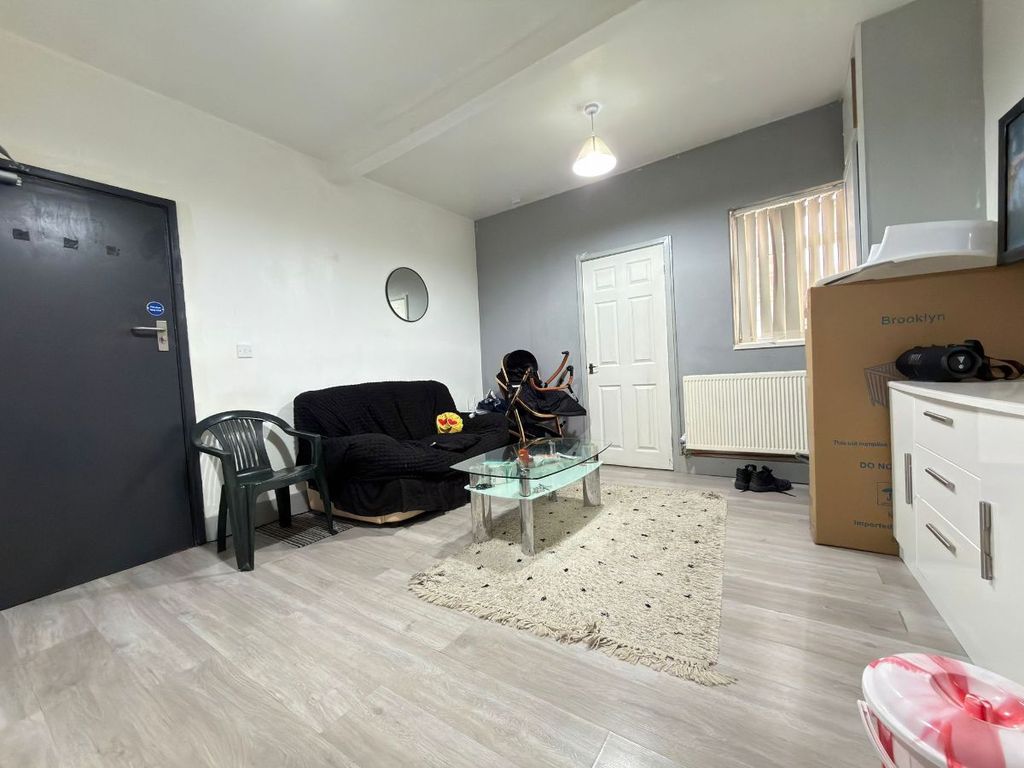 Property photo 1 of 4