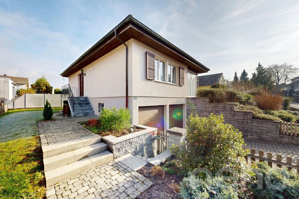 Property photo 1 of 12