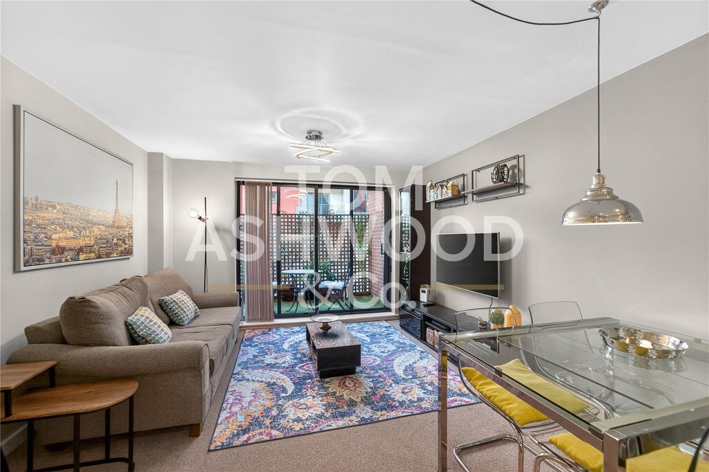 Property photo 2 of 15 Picture No. 12