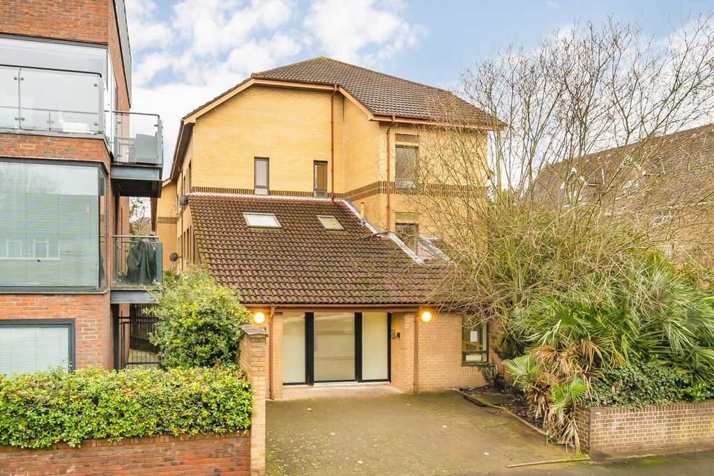 Property photo 1 of 7