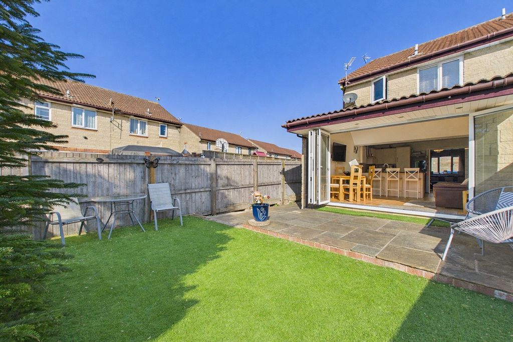 Property photo 2 of 23