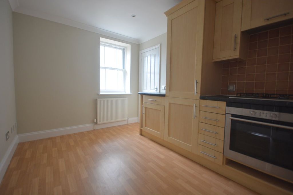 Property photo 3 of 8 Gallery