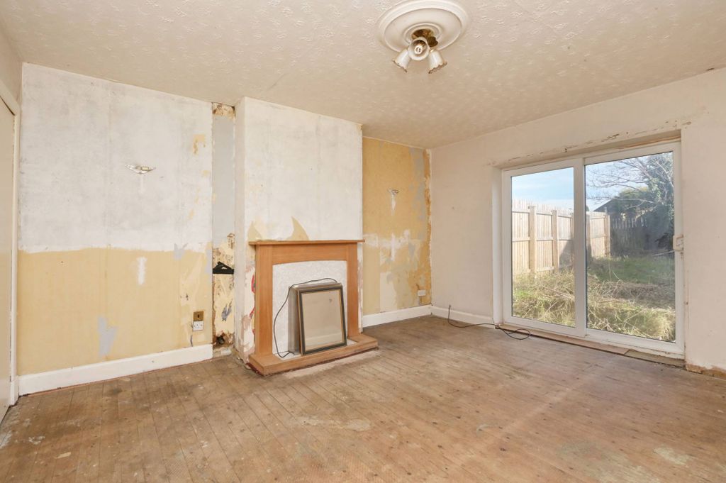 Property photo 2 of 26