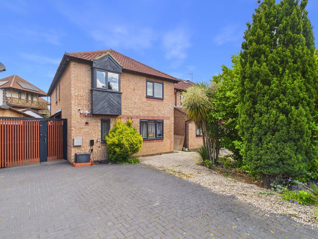 Property photo 1 of 17 External