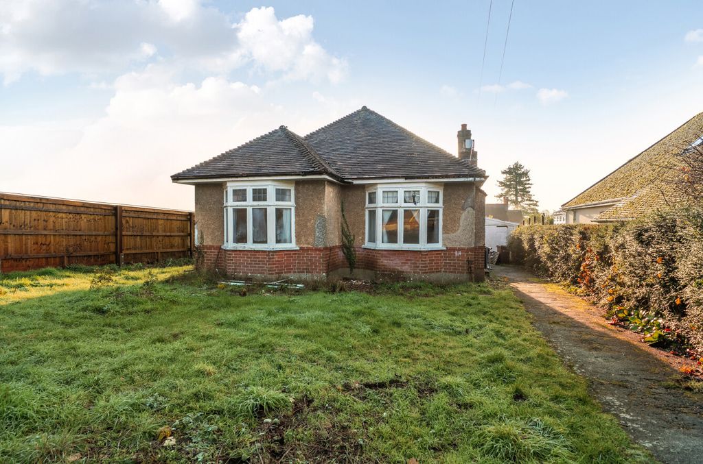 Property photo 1 of 8 1385810-13-693013...