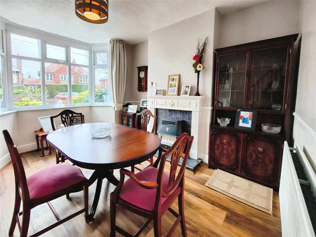 Property photo 2 of 14 Dining Room