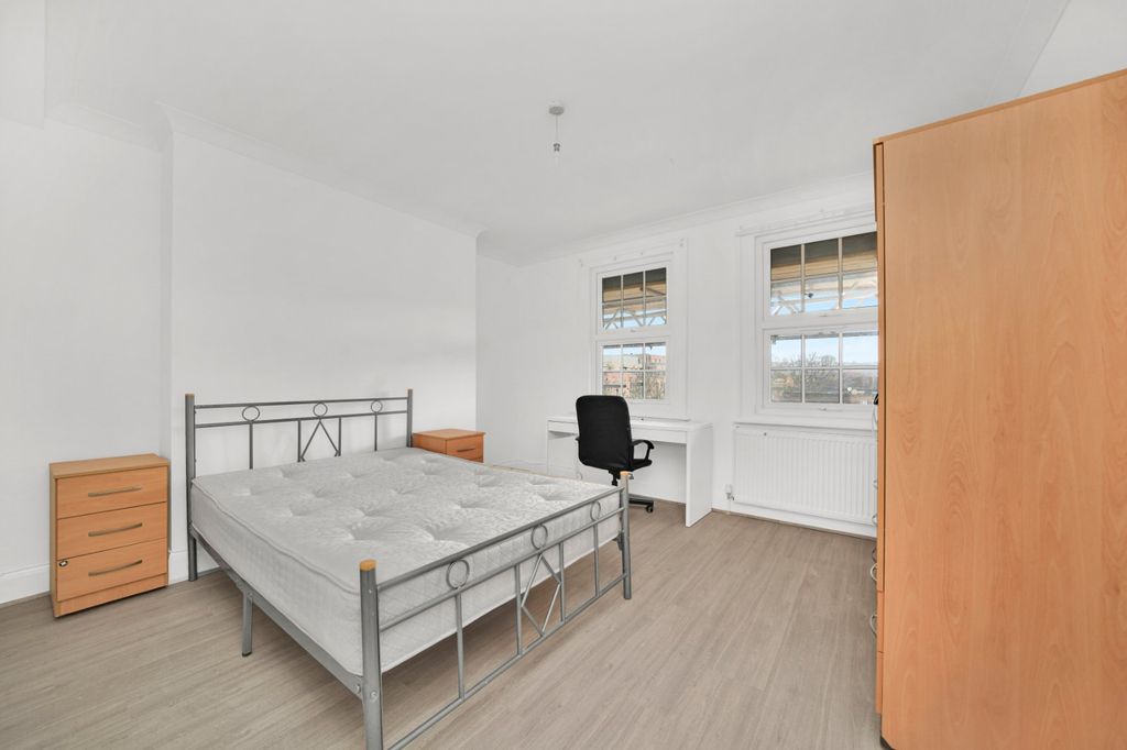 Property photo 3 of 7