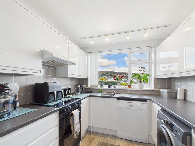 Property photo 2 of 13 Kitchen