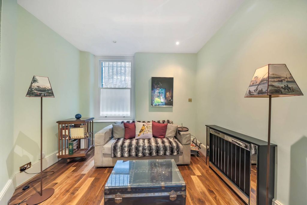 Property photo 1 of 25