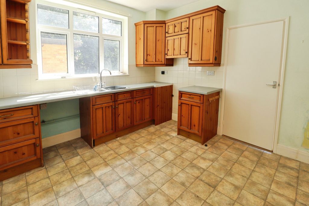 Property photo 3 of 24