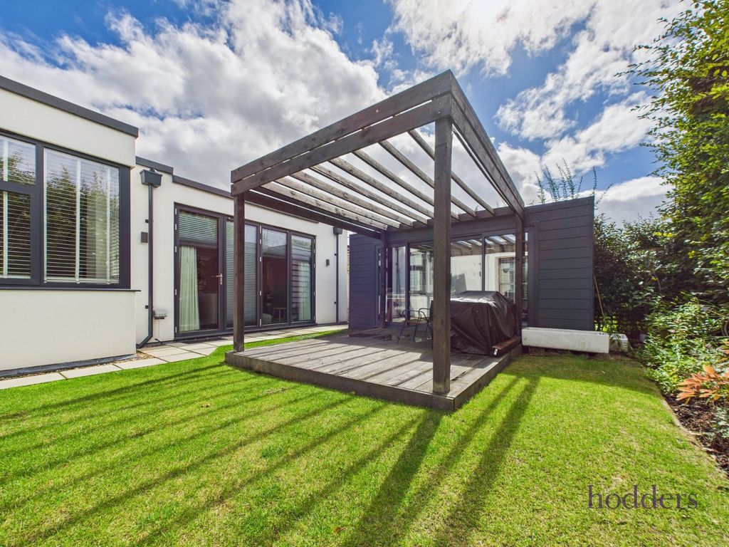 Property photo 2 of 32 Picture No. 38