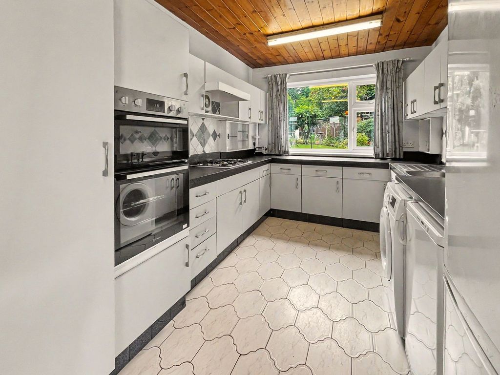 Property photo 3 of 26