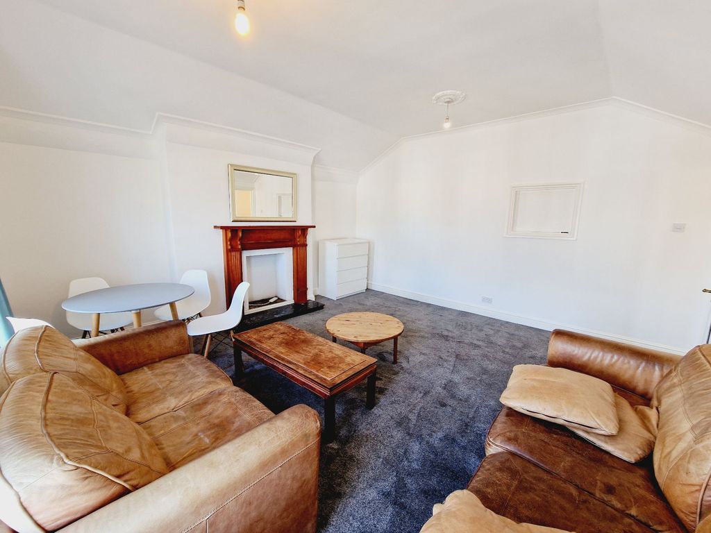 Property photo 2 of 10 Living Room