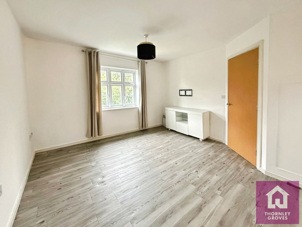 Property photo 3 of 11 Pbox-Img.Jpg