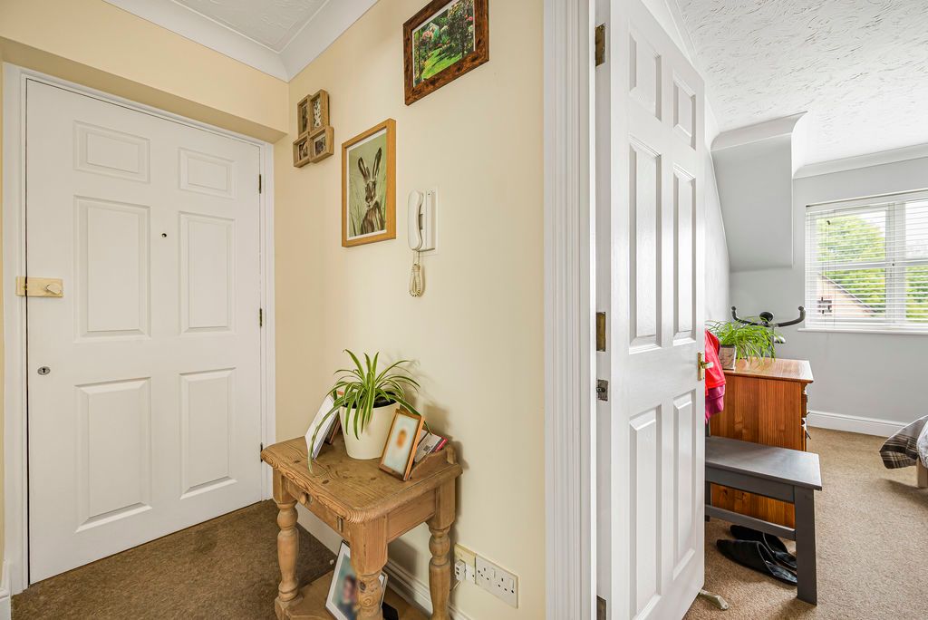 Property photo 2 of 10 Hall