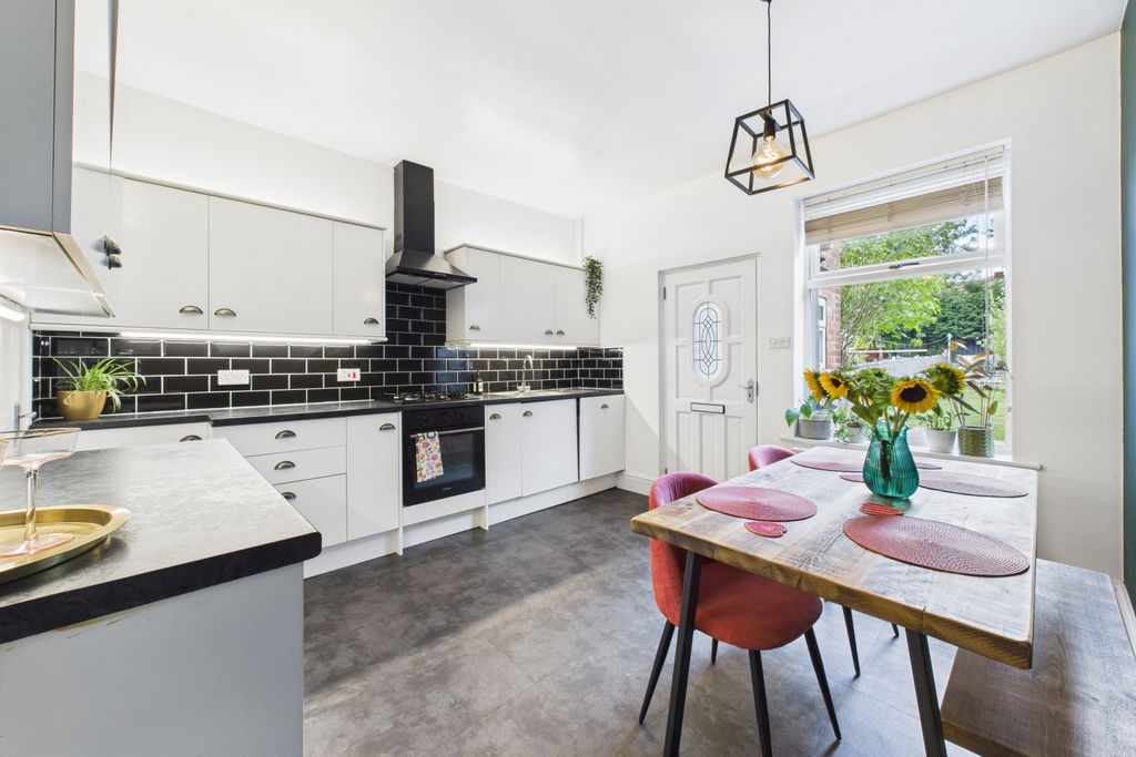Property photo 3 of 19 Kitchen-Diner