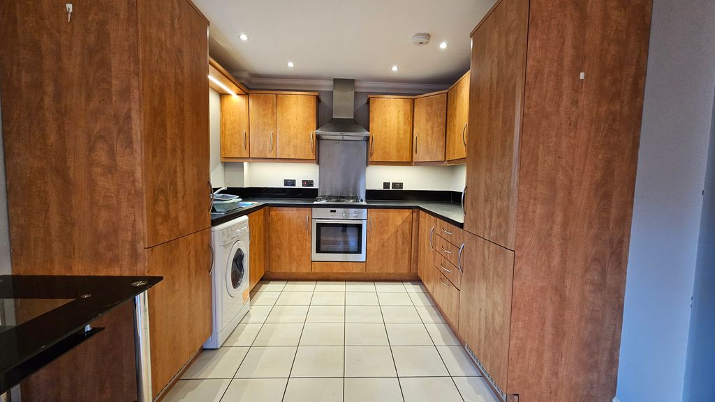 Property photo 3 of 7