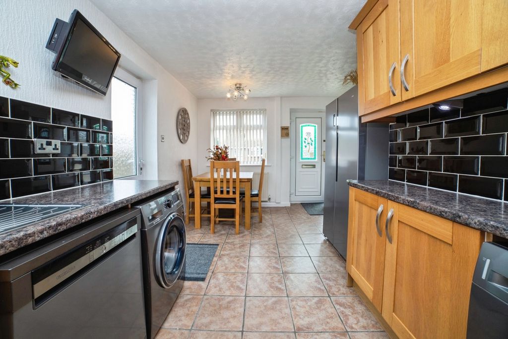 Property photo 3 of 17 Photo