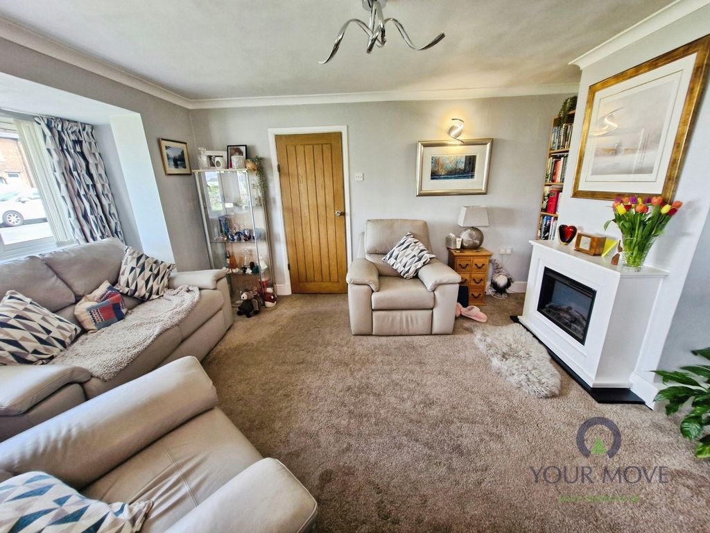 Property photo 2 of 14 Lounge