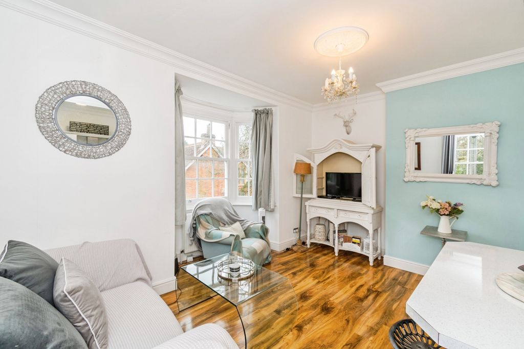 Property photo 3 of 19 Pbox-Img.Jpg