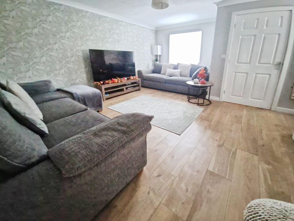 Property photo 3 of 14 Bebc95B6-1000082040.Jpg