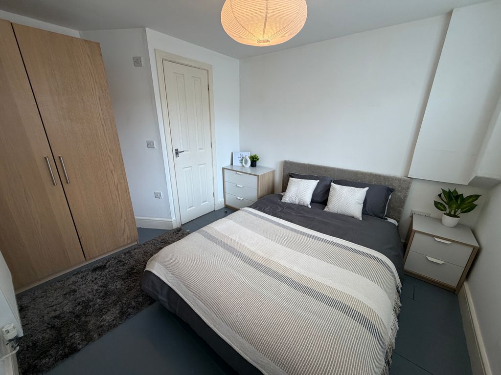 Property photo 2 of 4 Image (12)