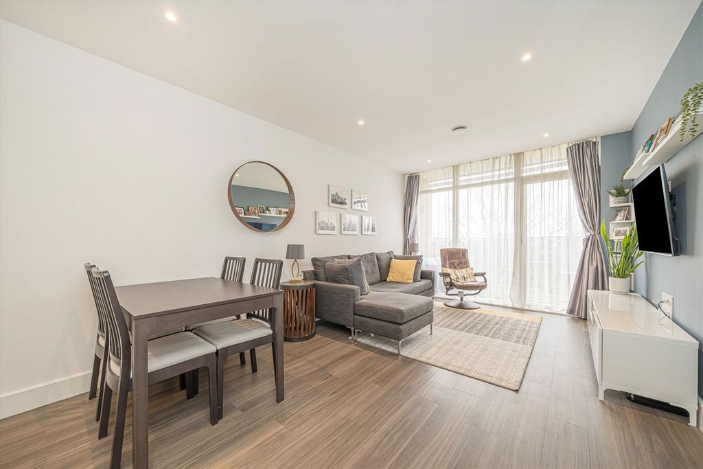 Property photo 2 of 7