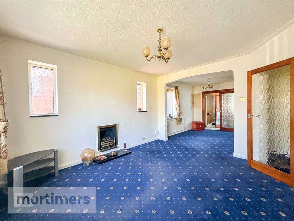 Property photo 3 of 20 Living Room