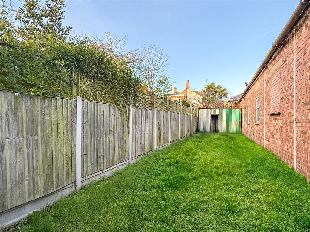 Property photo 2 of 14 Garden