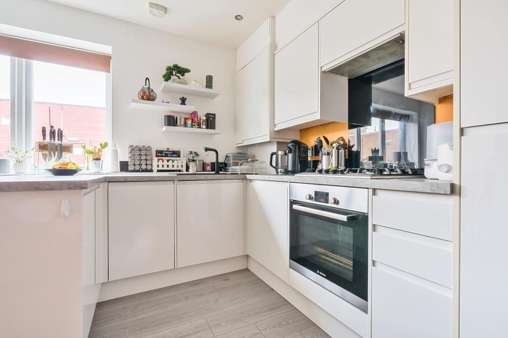 Property photo 2 of 10 Kitchen